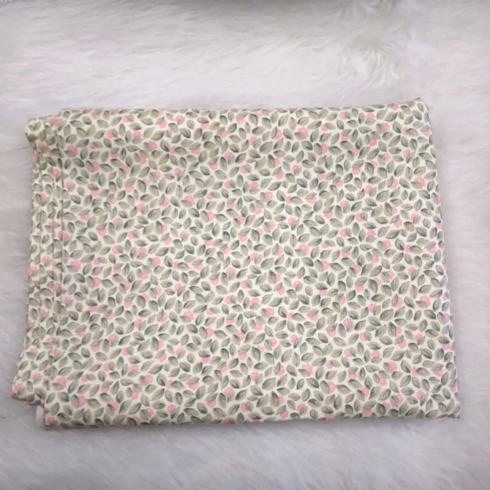 FABRIC VIP Forever Roses, Delicare Pink Rosebuds & Lt Sage Green Leaves On Cream